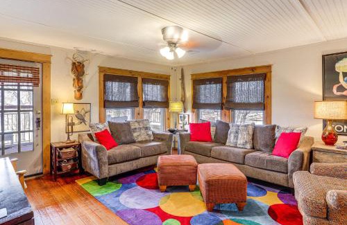 Hardy House | Historic Hardy House on Main Street with Fire Pit!