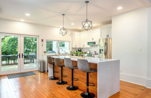 McMinnville House | Historic Haven | Wine Tasting