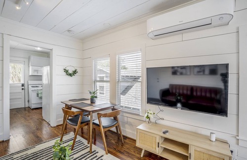 Greater Heights Apartment | Historic Heights Artist Bungalow #3