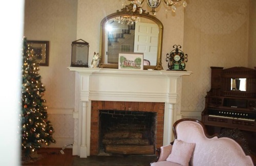 Culleoka House | Historic Hideaway 1828 Home 6 FP