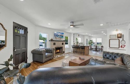 New Braunfels House | Historic Hideaway Stroll to Schlitterbahn