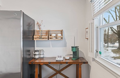 Leesburg House | Historic Hideaway