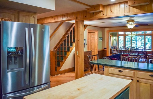 Inlet Cottage | Historic Highland Cottage - 4th Lake