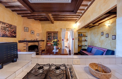 Palazzina Apartment | Historic Holding with wonderful swimming pool near Siena, Tuscany, Italy