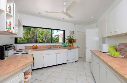 Savannah Sound House | Historic Home Directly on Windermere Beach w/Club