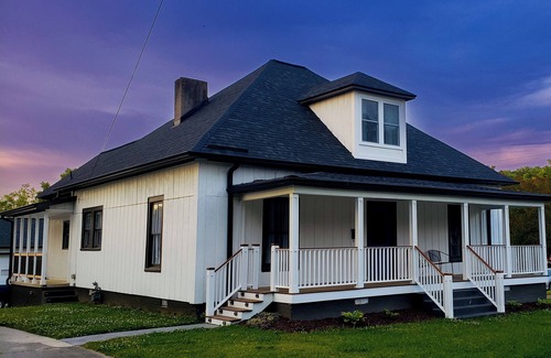 Graham House | Historic home in the heart of Graham