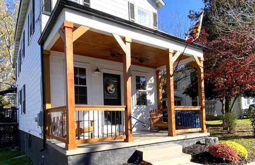 North East House | Historic home in the heart of Main Street- walkable to shops and restaurants