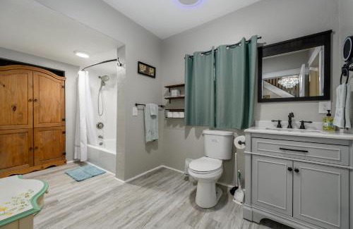 Winter Haven House | Historic home lake access, near parks and venues