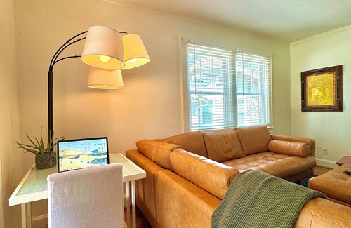 Old Towne House | Historic Home, Modern Conveniences 15 Minutes to Chattanooga. Great for Families