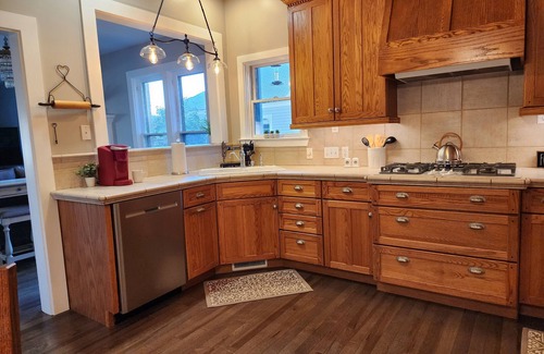 Manitou Springs House | Historic home nestled at the foot of Pikes Peak! Quick walk to downtown & More~