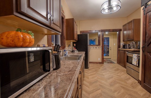Spokane House | Historic Home Near Everything w/Gig internet & AC!