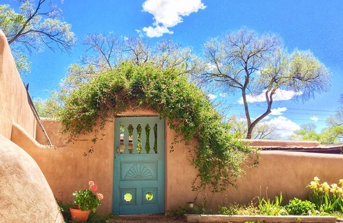 Taos House | Historic Home of Taos Artist -Peak Season Dates Available! Best Location