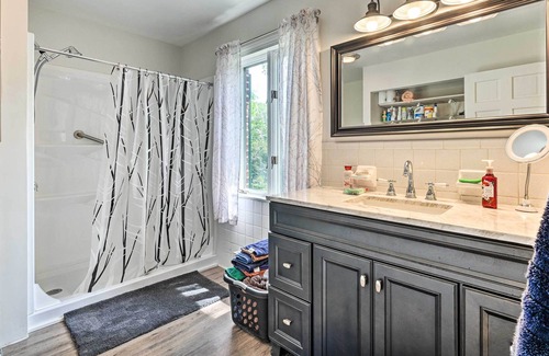 Edinburg House | Historic Home w/ Creek: Near Edinburg Museum!