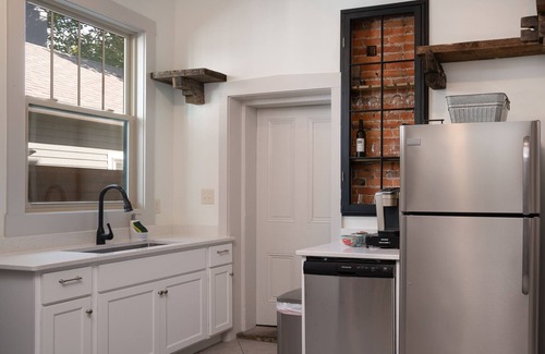 Madison House | Historic Home! Walking Distance to Shops, Restaurants, Events, & Ohio River