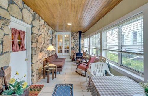 De Pere House | Historic Home with Sunroom - 5 Mi to Lambeau Field!