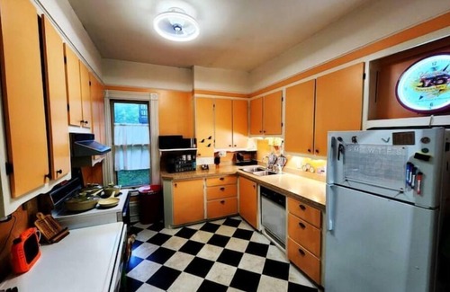 Oscoda House | Historic home within short walk to Ausable River and beach on Lake Huron