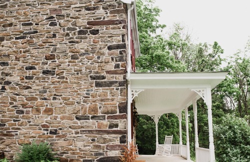 Danboro House | Historic HoneyBee Grove-EVENT/PET/FAMILY FRIENDLY