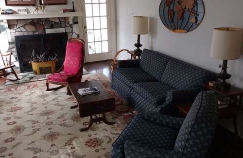 Horseshoe Lake House | Historic Horseshoe Lake Cottage