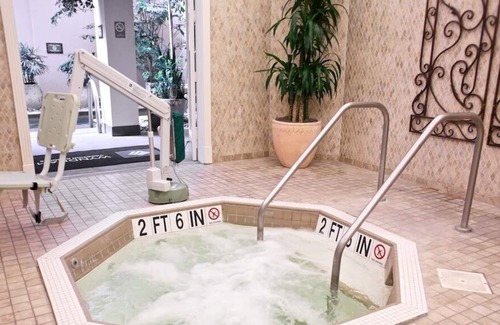 Central Business District Resort | Historic hotel - walking distance from Bourbon Street