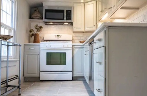 Staunton House | Historic house, designer charm, downtown location