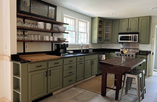 Upperville House | Historic house in Upperville! Wineries, equestrian events, great location!