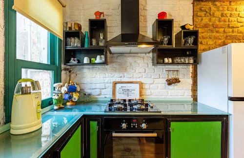 Balat Villa | Historic House near Popular Landmarks in Balat
