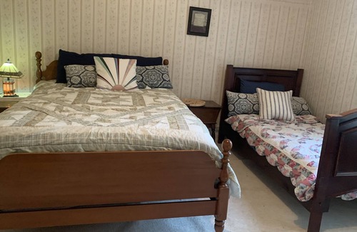 Tawas City House | Historic house with 2 bedrooms 2 blocks from the beach and downtown East Tawas