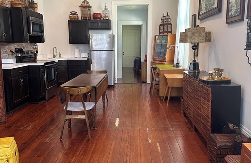 Irish Channel Apartment | Historic Irish Channel Shotgun. Fully renovated with many amenities.