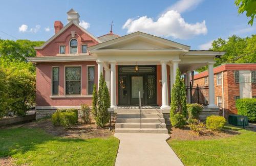 Hillsboro West End House | Historic Jewel Walk to Eats & Shops