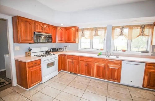 Melrose Park House | Historic Lake Front Home