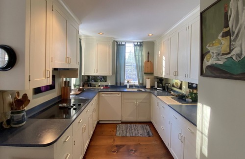 Landgrove House | Historic Landgrove Schoolhouse, close to Manchester & Skiing
