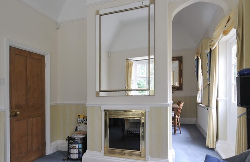 Westerham Cottage | Historic Lodge near to English Heritage attractions, 50 mins from London