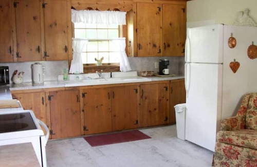 King Apartment | Historic Lodging King NC Near Pilot Mountain