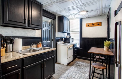 Knoxville Condo | Historic Loft - 5 minutes to downtown!