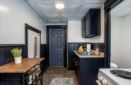 Knoxville Condo | Historic Loft - 5 minutes to downtown!