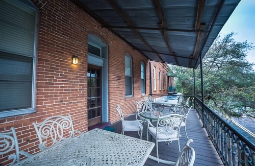 Historic Ybor House | Historic Loft in the Heart of Ybor City in Tampa- Close to everything!