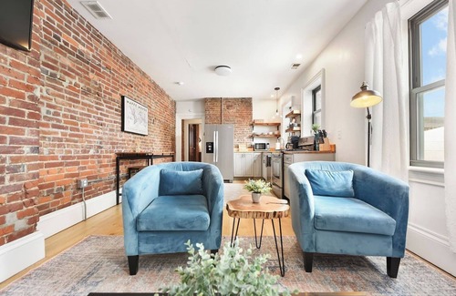 North Shore Apartment | Historic Loft Near Stadiums | Modern & Cozy
