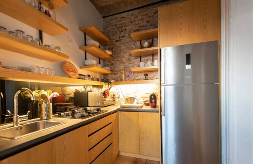 Asmali Mescit Apartment | Historic Loft w/Terrace and Old Istanbul View