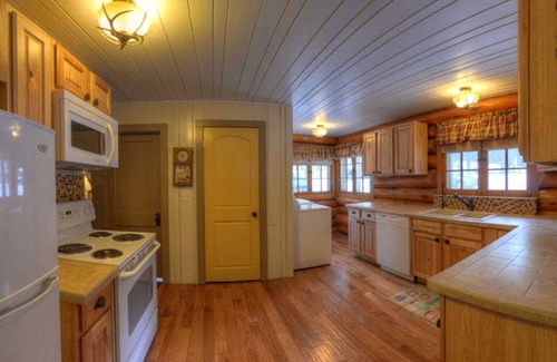 Rapid City Cabin | Historic Log Cabin for South Dakota Glamping Getaways