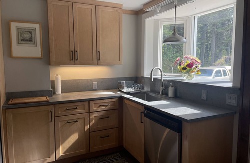 Bozeman Cabin | Historic log home, 3 minutes from the Bridger bowl slopes.