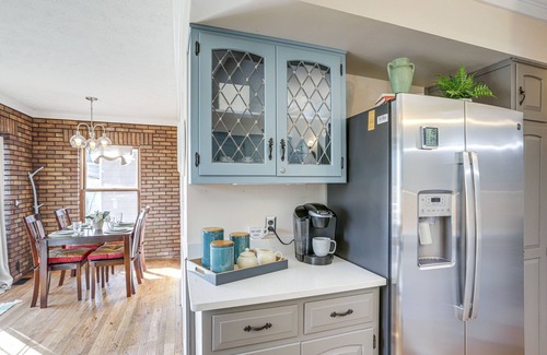 Lorain House | Historic Lorain Home: Walk to Lake Erie!