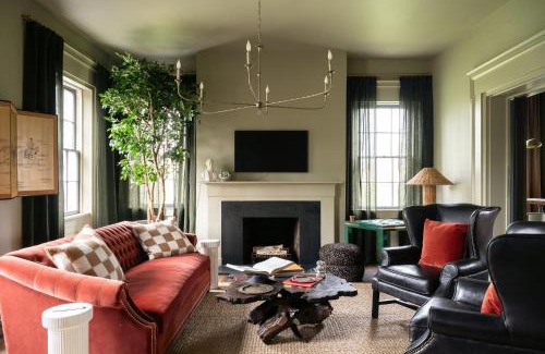 Eastwood House | Historic Louisville Estate Luxe & Spacious Stay