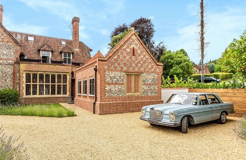 Marlow House | Historic Luxury Townhouse in Marlow