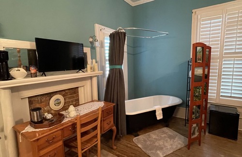 Magnolia Bed & Breakfast | Historic Magnolia Suite 1