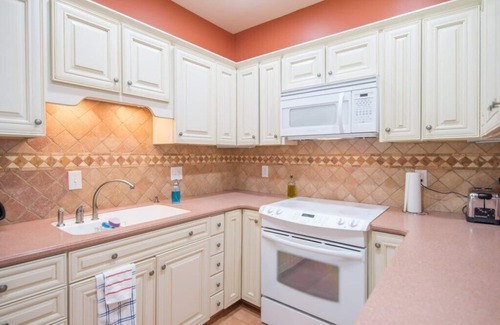 Manistee House | Historic Manistee Townhome near Downtown