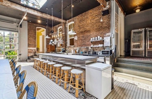 Faubourg Lafayette Villa | Historic Mansion Heated Pool & Courtyard 5br|5.5ba