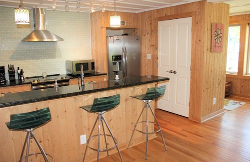 Historic Downtown Manteo House | Historic Manteo - "The Roost"