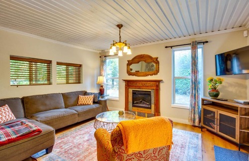 Mapleton House | Historic Mapleton Cottage with River Views and Hot Tub