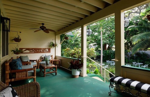 Wailuku House | Historic Maui Estate: 10 Suites & Chef Breakfast