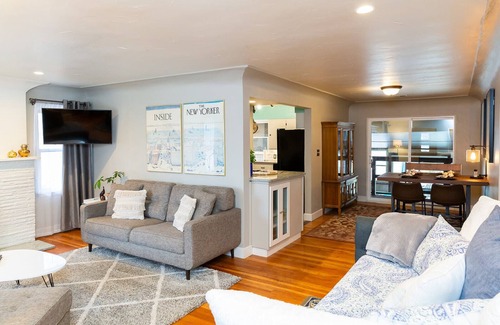 Old Town West Apartment | Historic Mountain Ave Bungalow – Walk Everywhere!